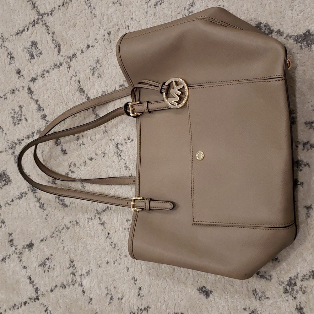 Micheal kors purse